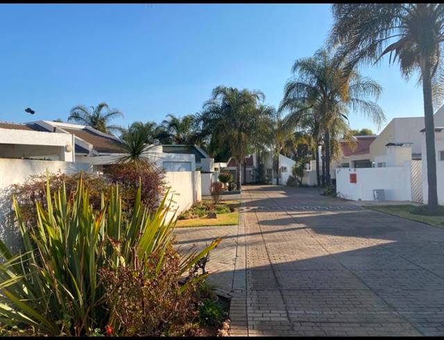 2 BEDROOM TOWNHOUSE FOR SALE IN CELTISDAL
